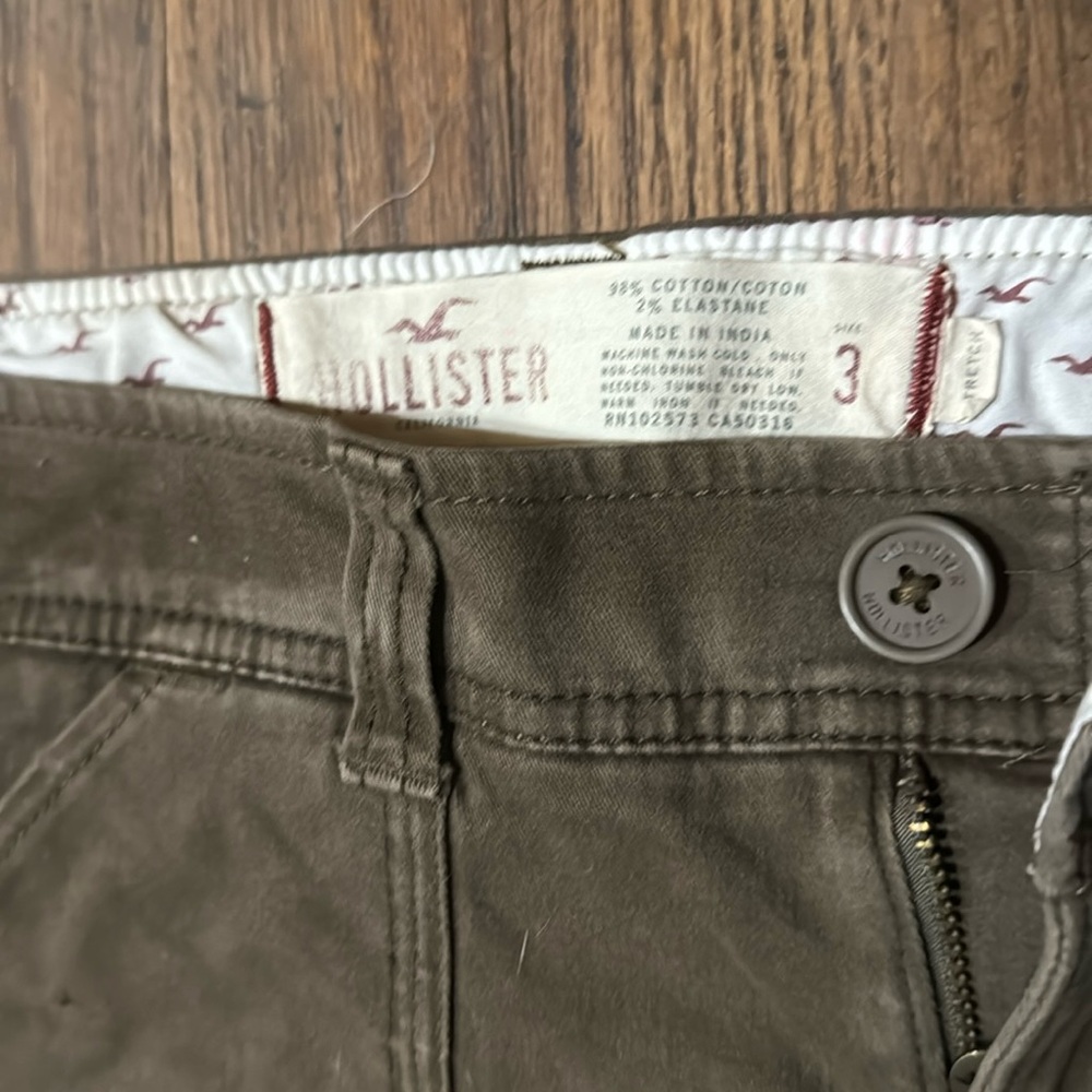 Hollister brown cargo